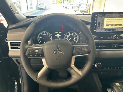 2026 Mitsubishi Outlander LE