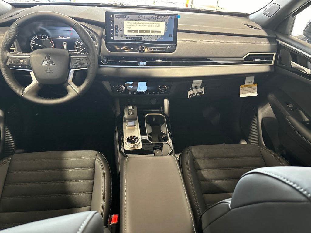 2026 Mitsubishi Outlander LE