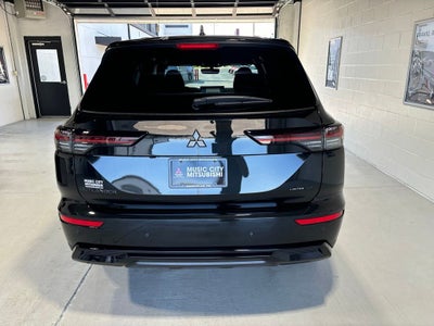 2026 Mitsubishi Outlander LE