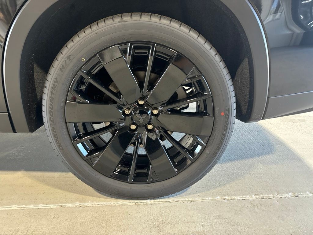 2026 Mitsubishi Outlander LE