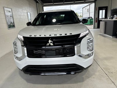 2026 Mitsubishi Outlander LE