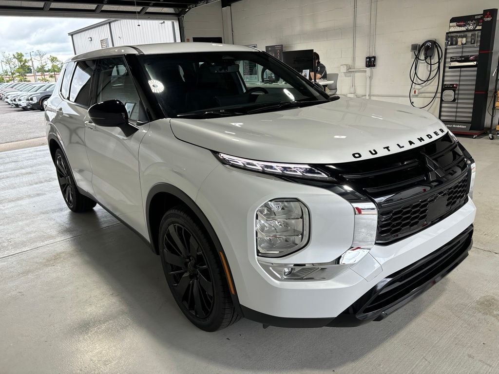 2026 Mitsubishi Outlander LE