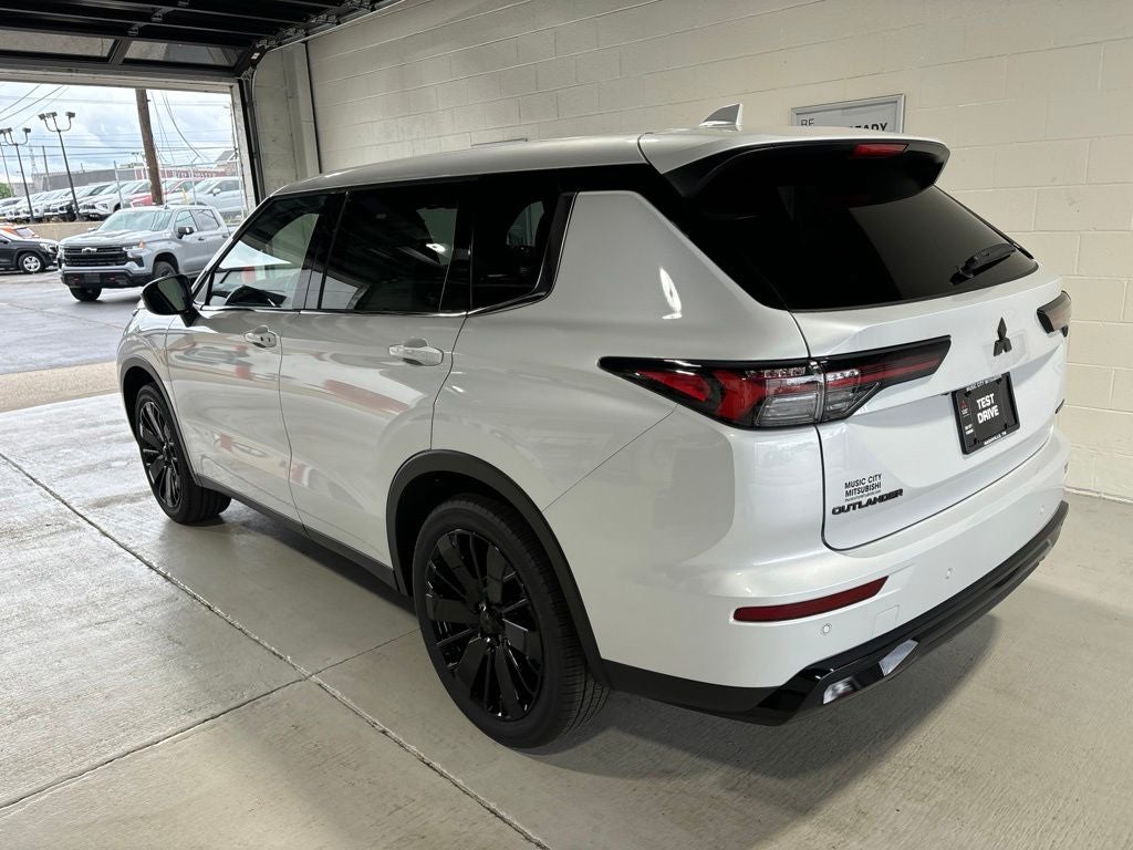 2026 Mitsubishi Outlander LE