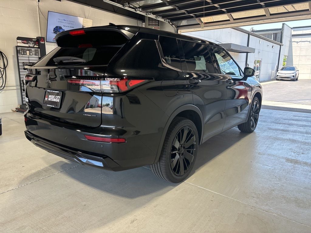 2026 Mitsubishi Outlander LE