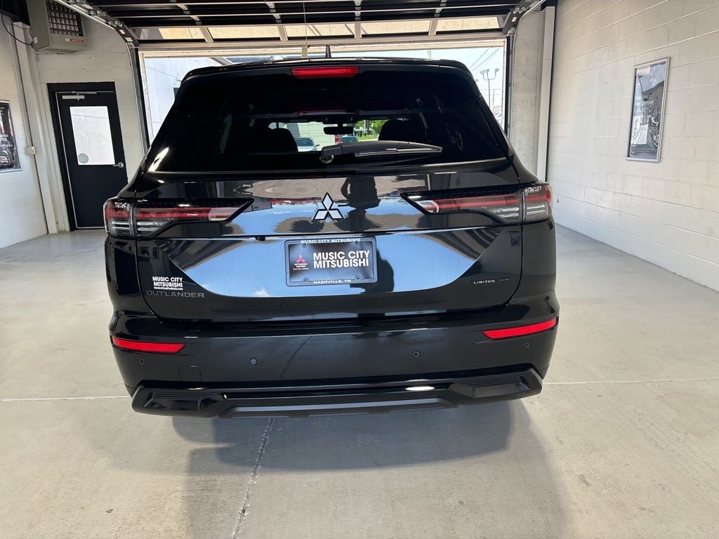 2026 Mitsubishi Outlander LE