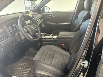 2026 Mitsubishi Outlander LE