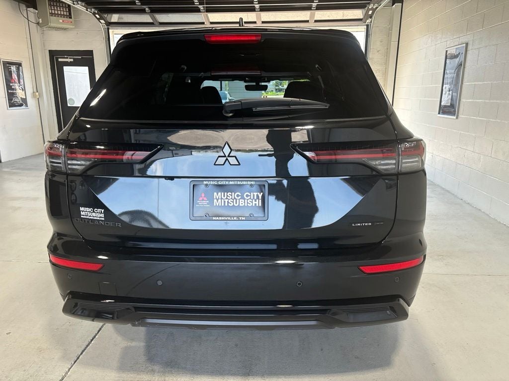 2026 Mitsubishi Outlander LE