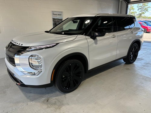 2026 Mitsubishi Outlander LE