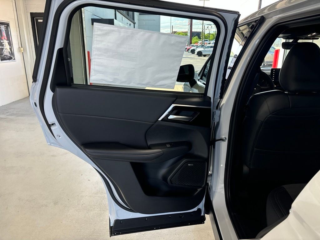 2026 Mitsubishi Outlander LE