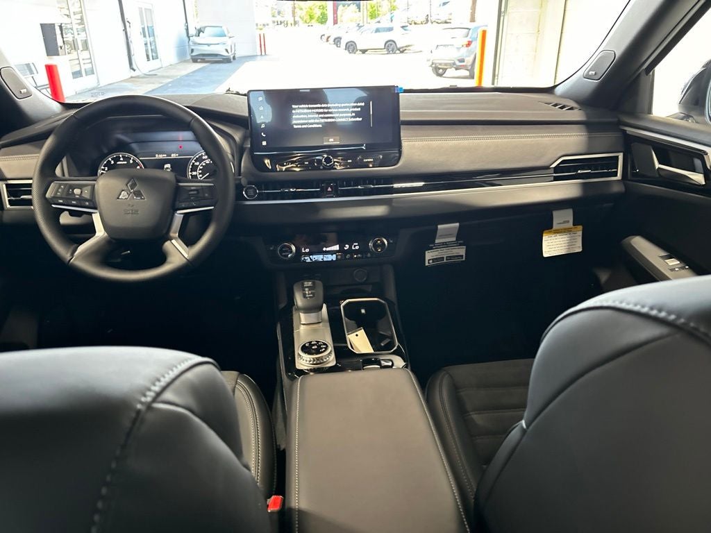 2026 Mitsubishi Outlander LE