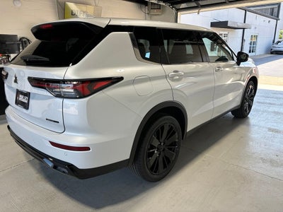 2026 Mitsubishi Outlander LE