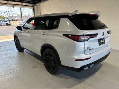 2026 Mitsubishi Outlander LE