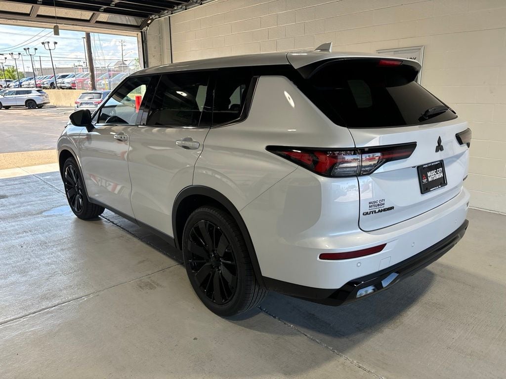 2026 Mitsubishi Outlander LE