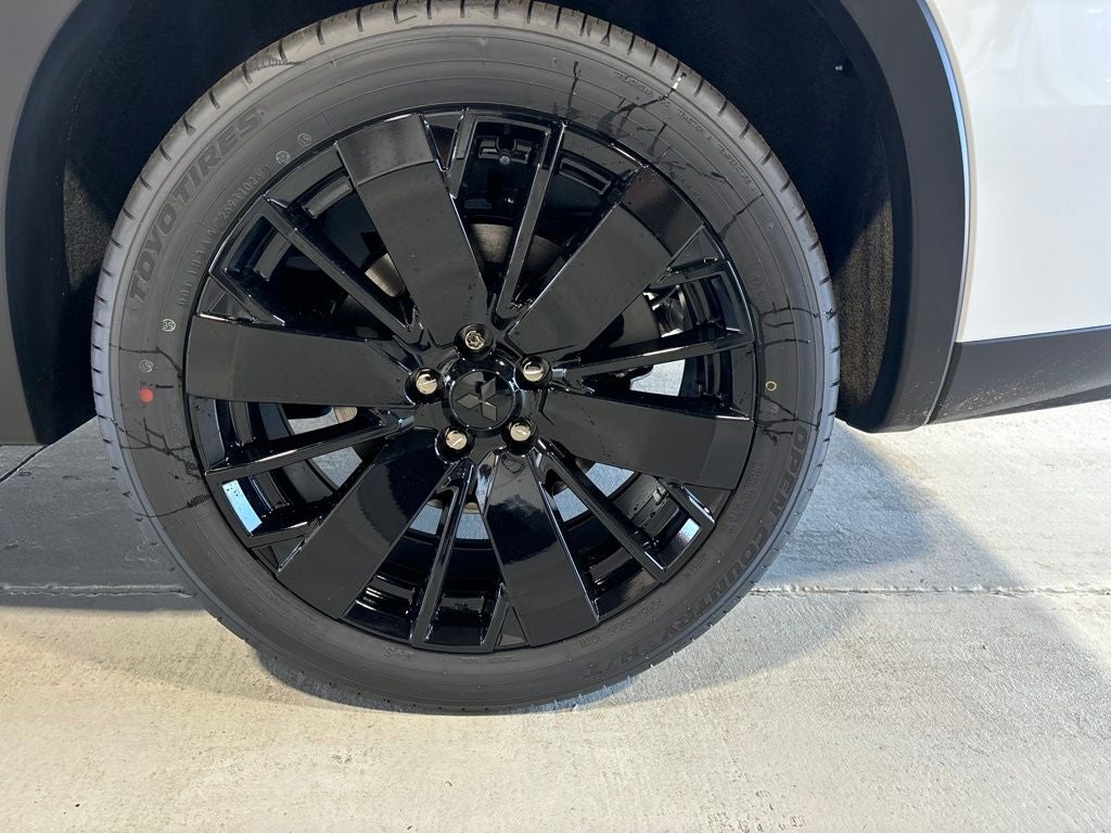 2026 Mitsubishi Outlander LE