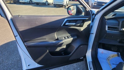 2026 Mitsubishi Outlander LE
