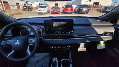 2026 Mitsubishi Outlander LE