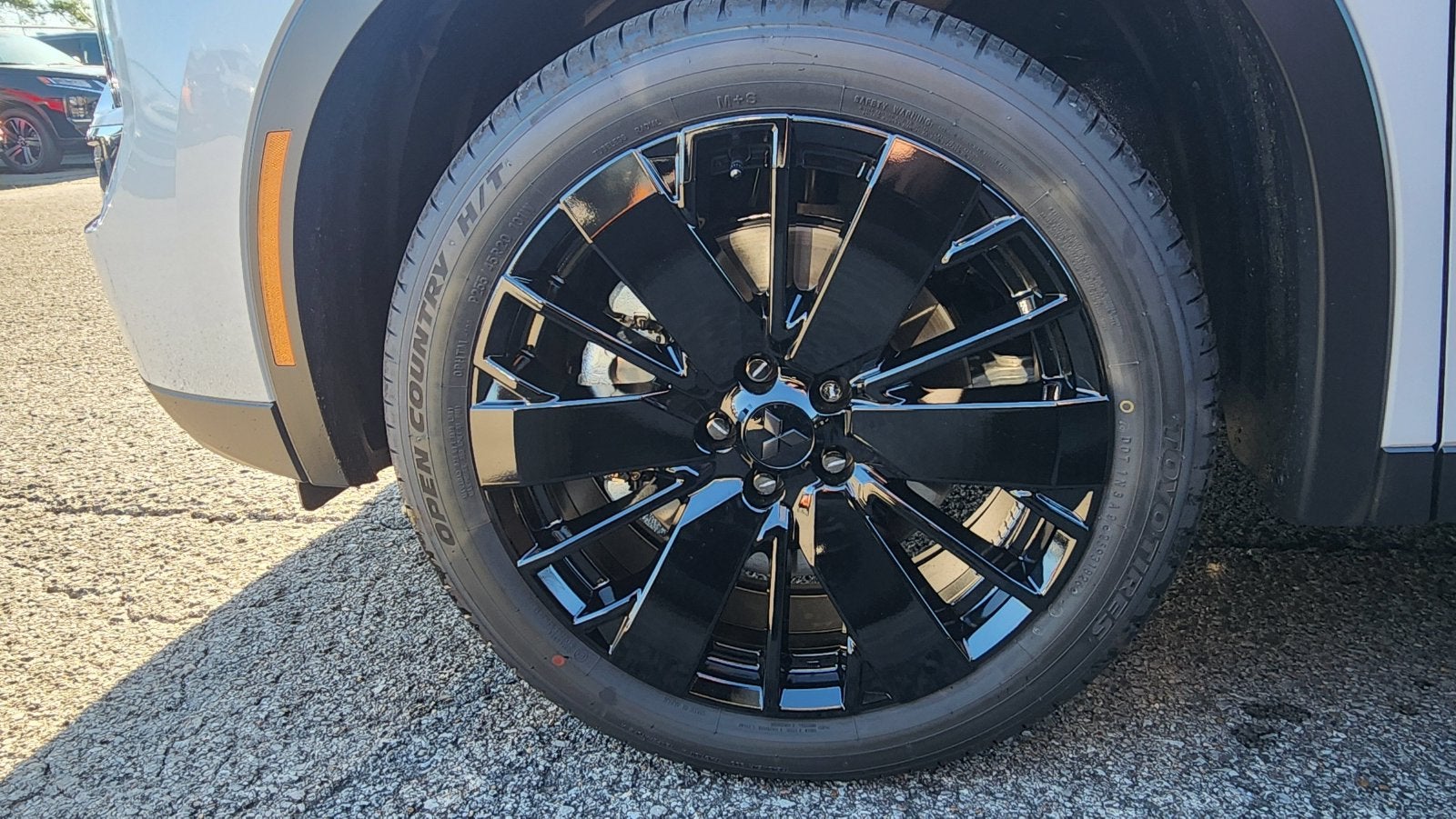 2026 Mitsubishi Outlander LE