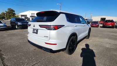 2026 Mitsubishi Outlander LE