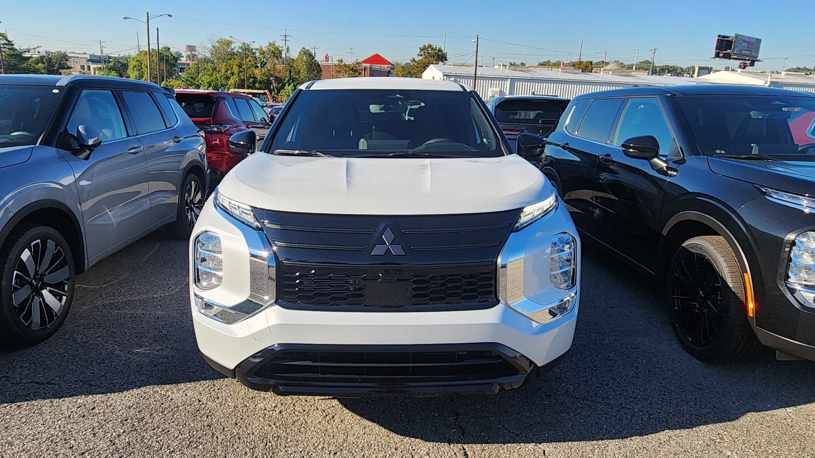 2026 Mitsubishi Outlander LE