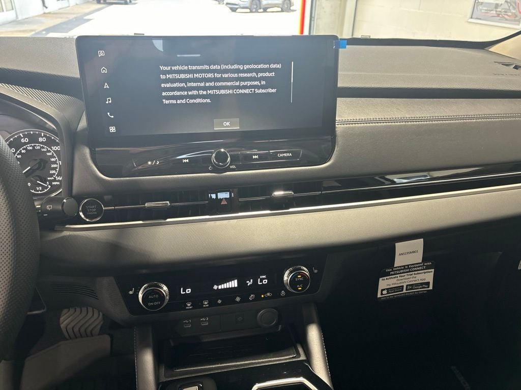 2026 Mitsubishi Outlander SE