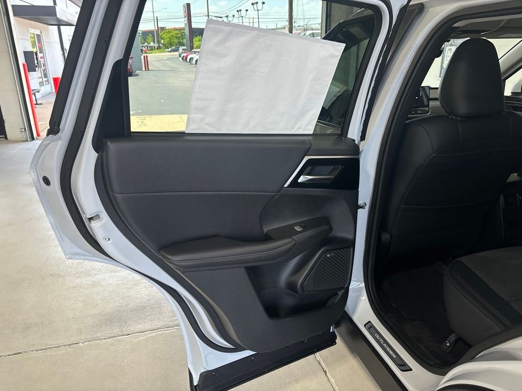 2026 Mitsubishi Outlander SE