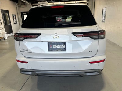 2026 Mitsubishi Outlander SE