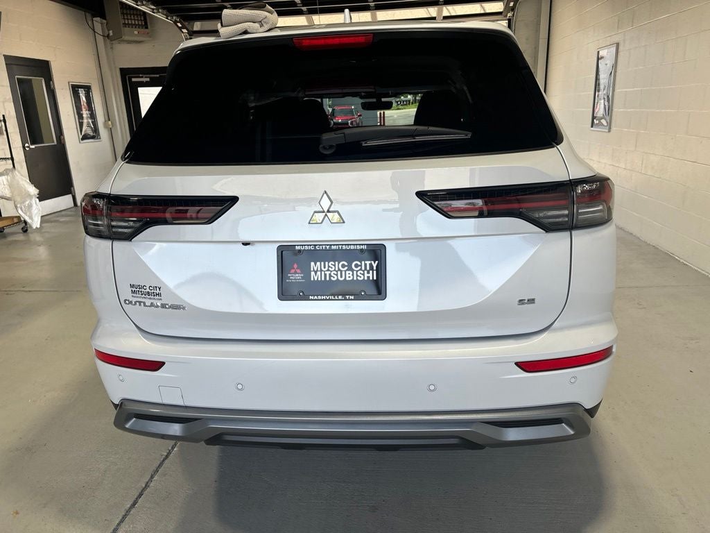 2026 Mitsubishi Outlander SE