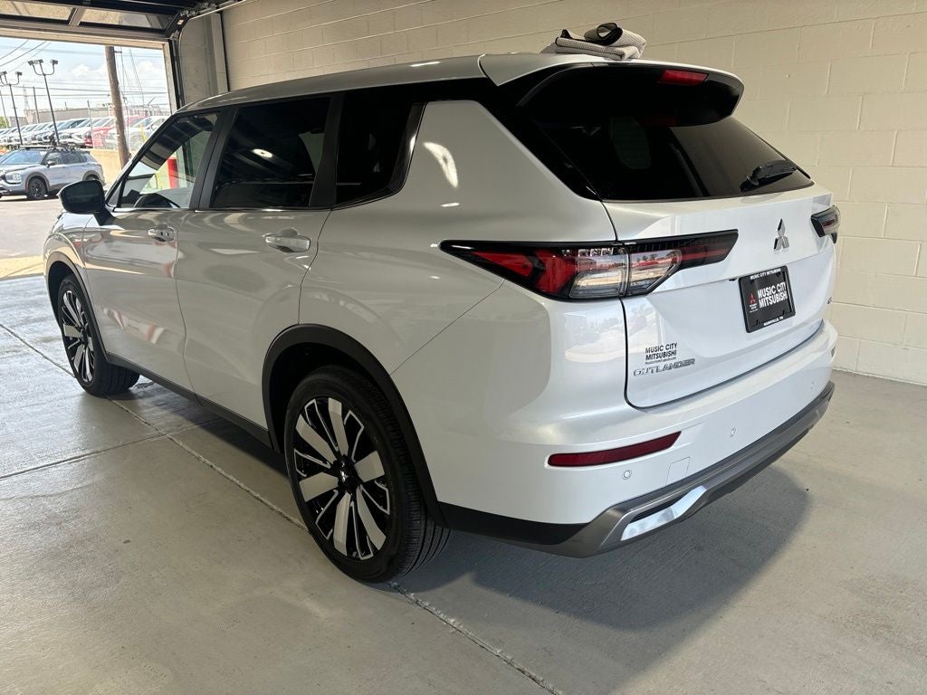 2026 Mitsubishi Outlander SE