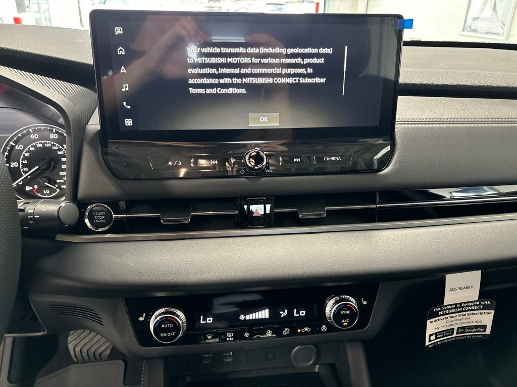 2026 Mitsubishi Outlander SE