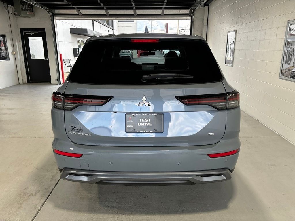 2026 Mitsubishi Outlander SE