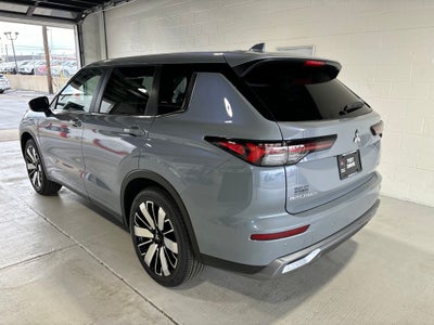 2026 Mitsubishi Outlander SE