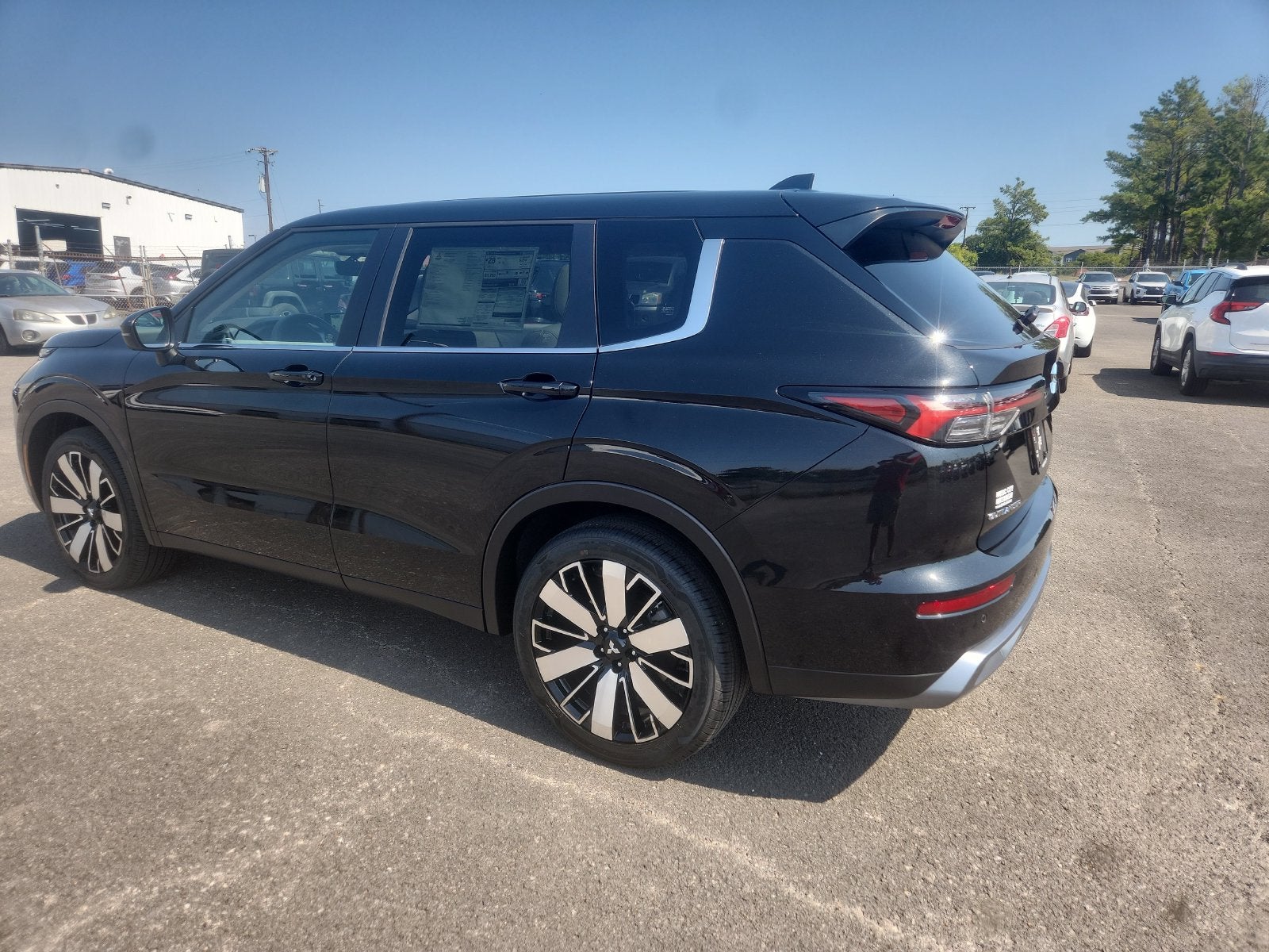 2026 Mitsubishi Outlander SE