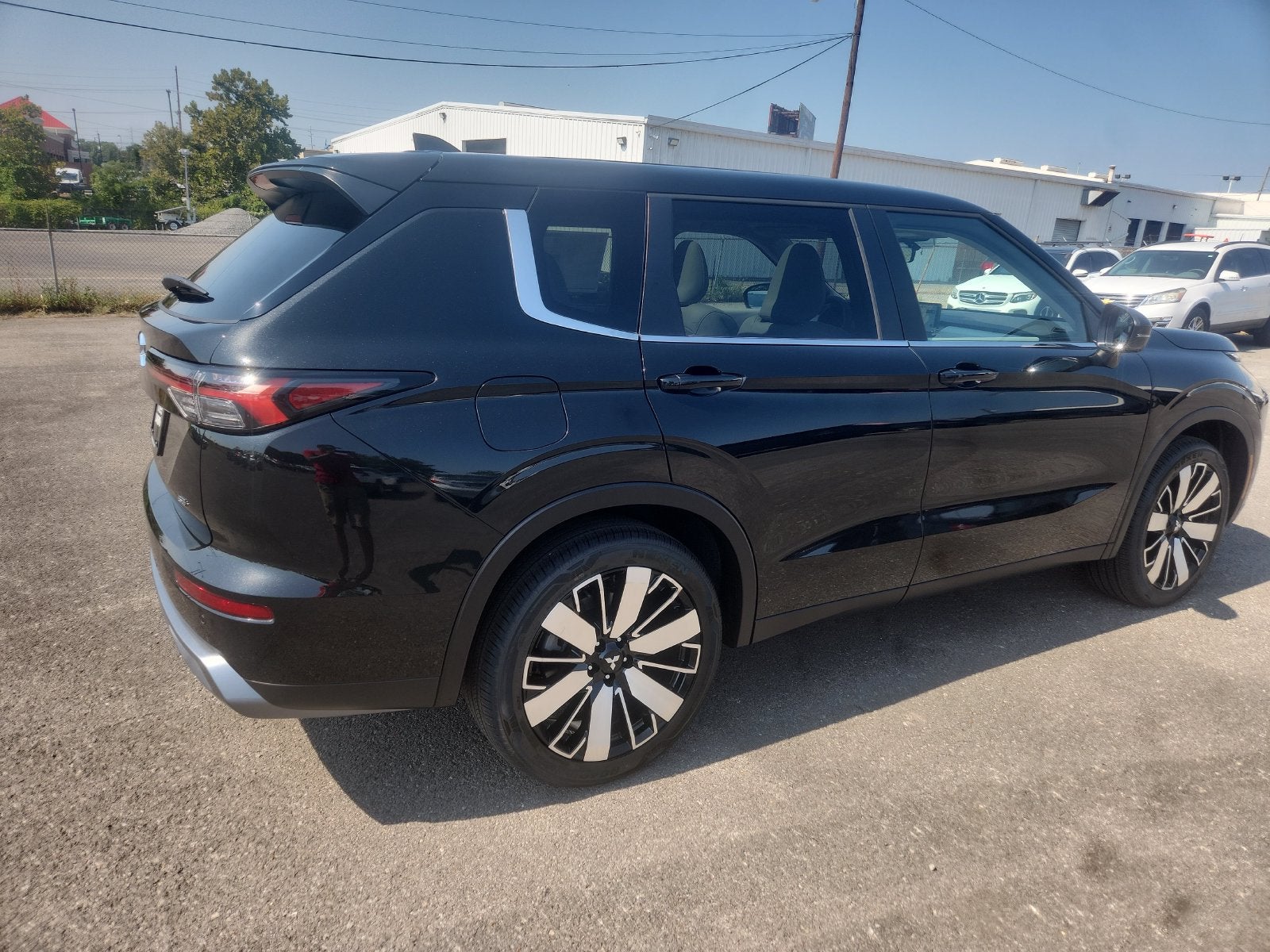 2026 Mitsubishi Outlander SE