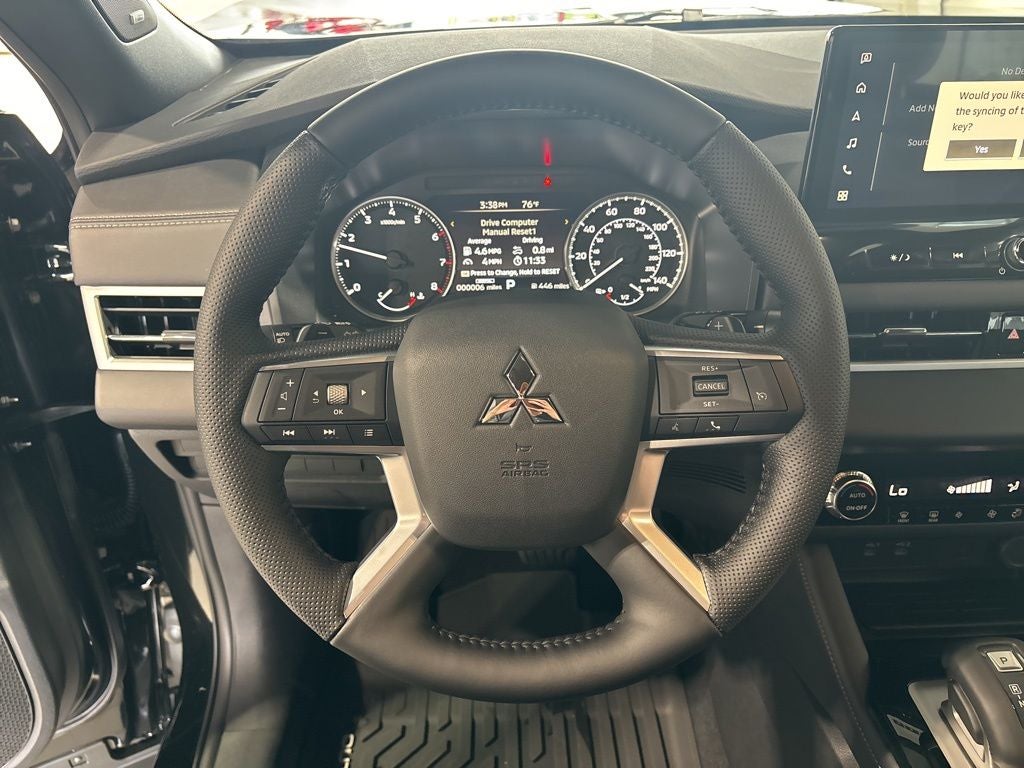 2026 Mitsubishi Outlander LE