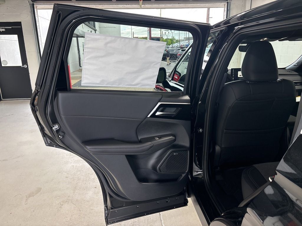 2026 Mitsubishi Outlander LE