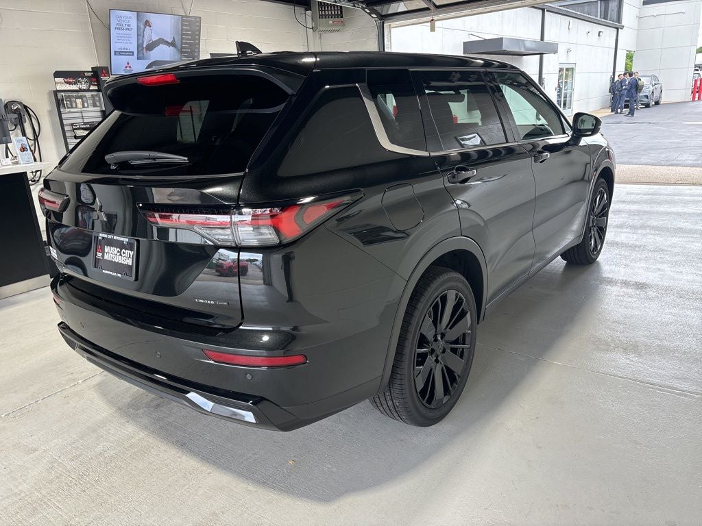 2026 Mitsubishi Outlander LE