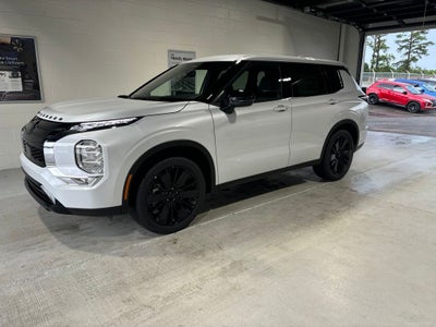 2026 Mitsubishi Outlander LE