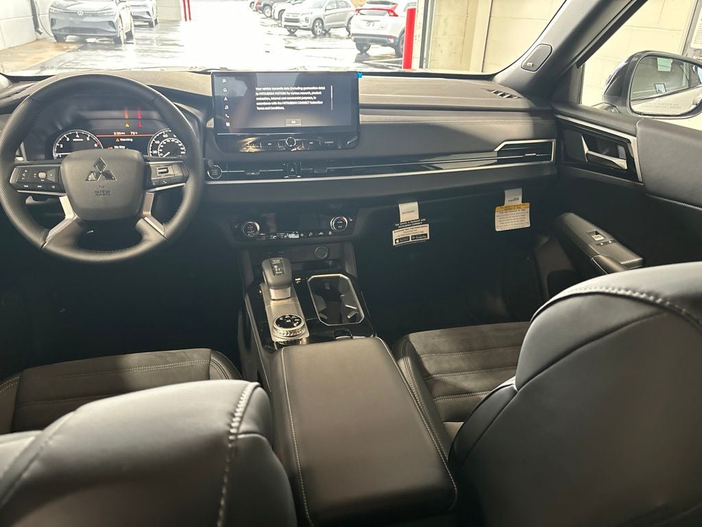 2026 Mitsubishi Outlander LE