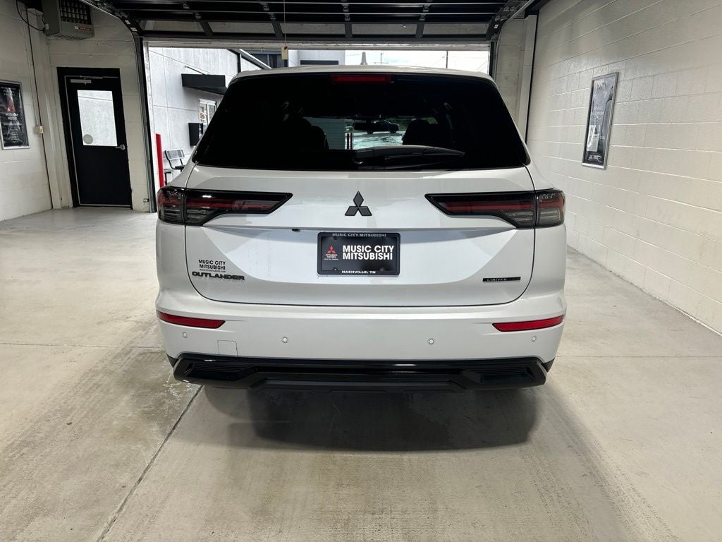 2026 Mitsubishi Outlander LE