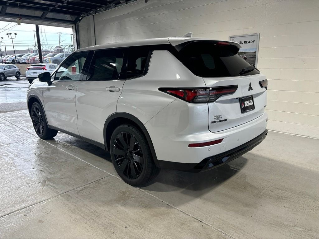 2026 Mitsubishi Outlander LE