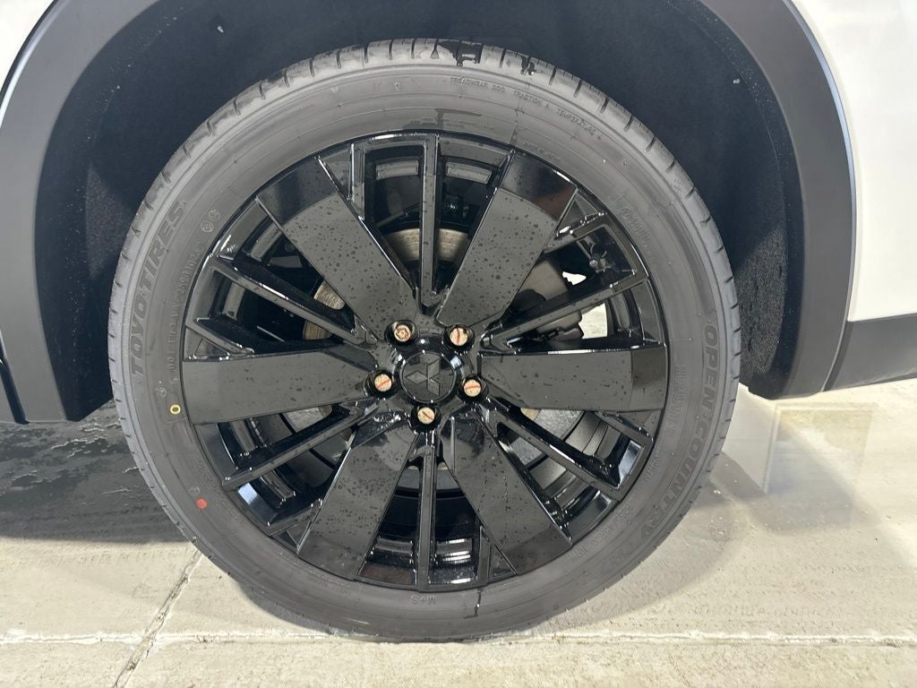 2026 Mitsubishi Outlander LE
