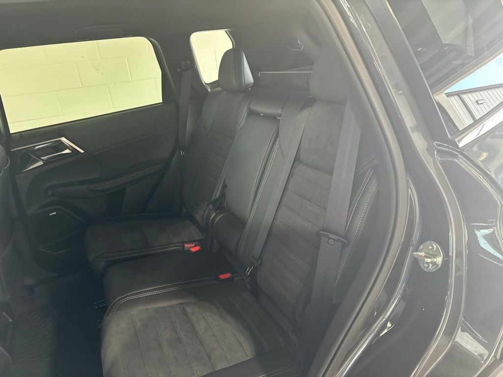 2026 Mitsubishi Outlander LE
