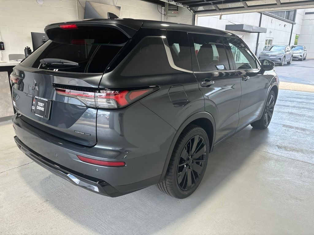 2026 Mitsubishi Outlander LE