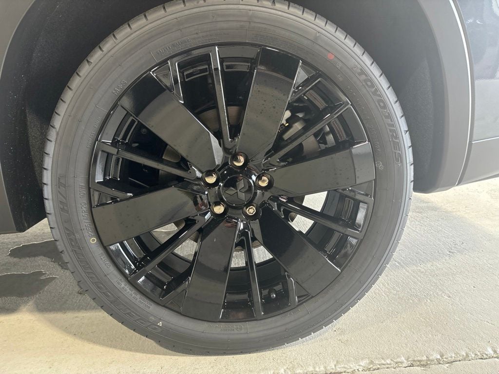 2026 Mitsubishi Outlander LE