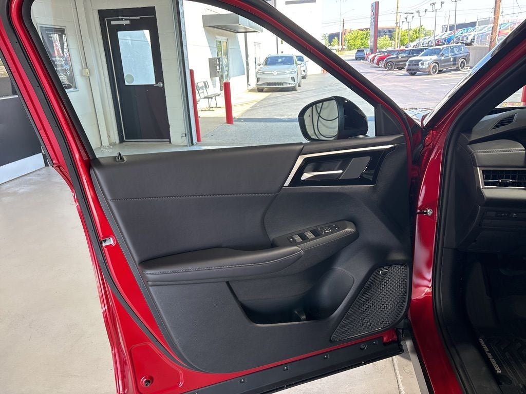 2026 Mitsubishi Outlander LE