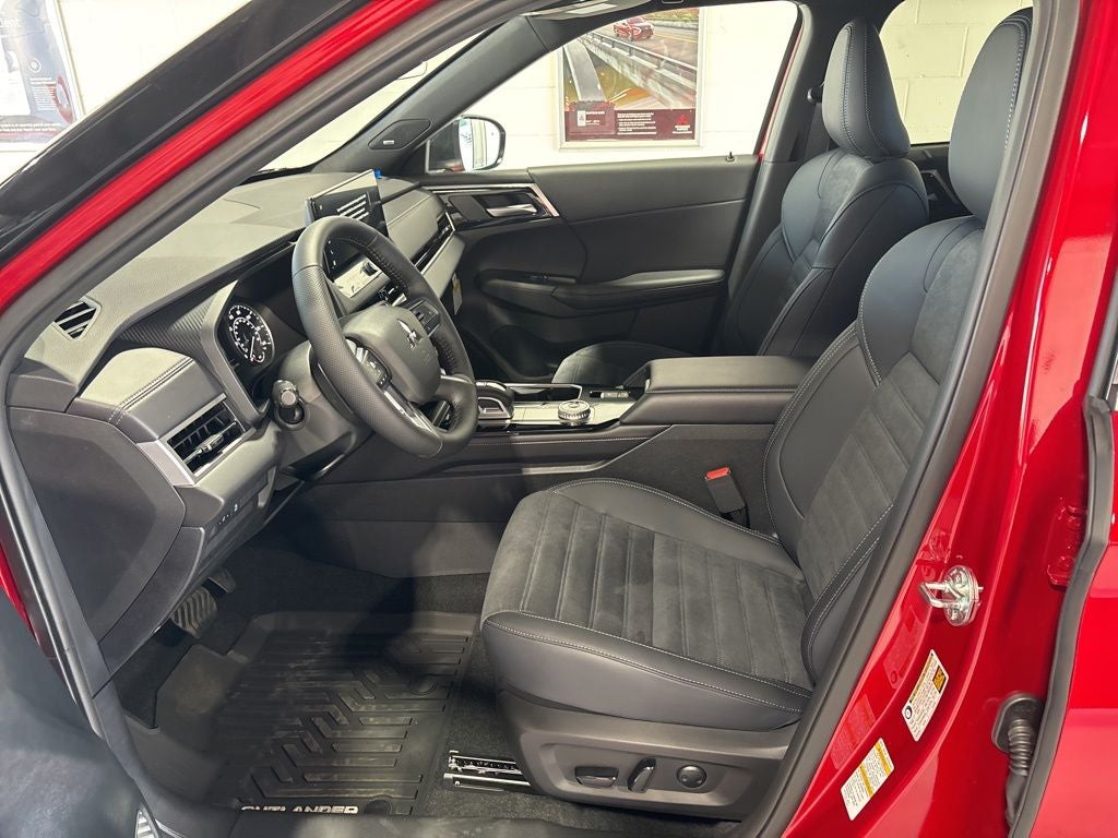 2026 Mitsubishi Outlander LE