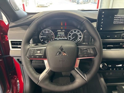 2026 Mitsubishi Outlander LE
