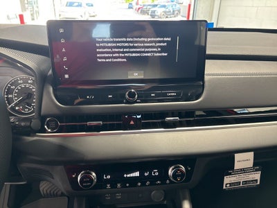 2026 Mitsubishi Outlander LE