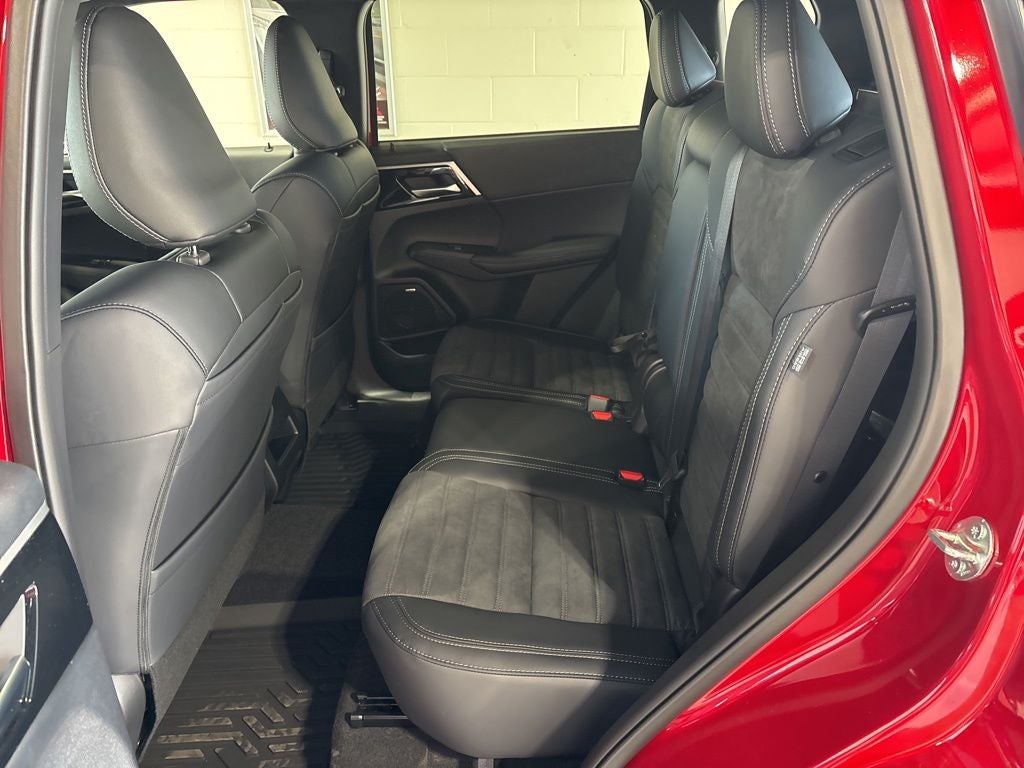 2026 Mitsubishi Outlander LE