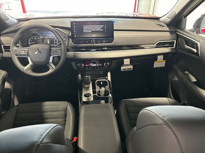 2026 Mitsubishi Outlander LE